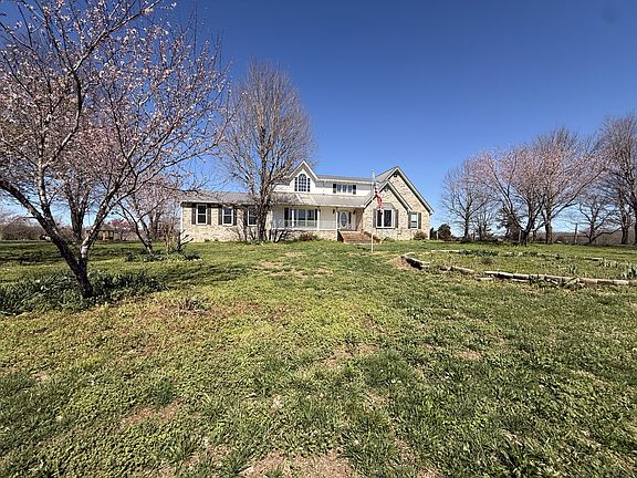 2nd image of 1585 Jones Creek Rd