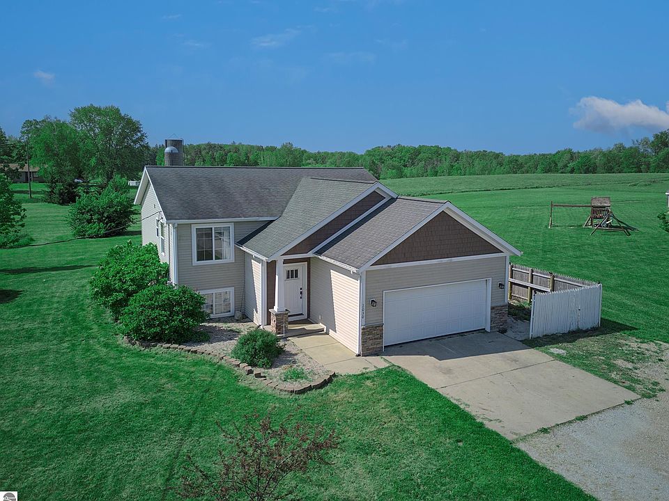 1st image of 2030 W 140th St