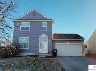 2105 Ridgeview Dr, Papillion, NE 68046