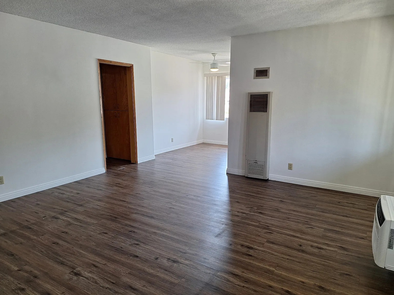 2 bed, 857 sqft, $2,100 — Photo 2