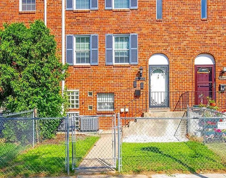 1st image of 12074 Abby Rd #1