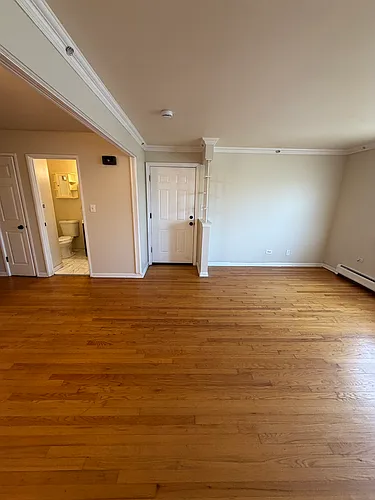 9235 Irving Park Rd #3 Photo 1 9235 Irving Park Rd #3 Photo 1