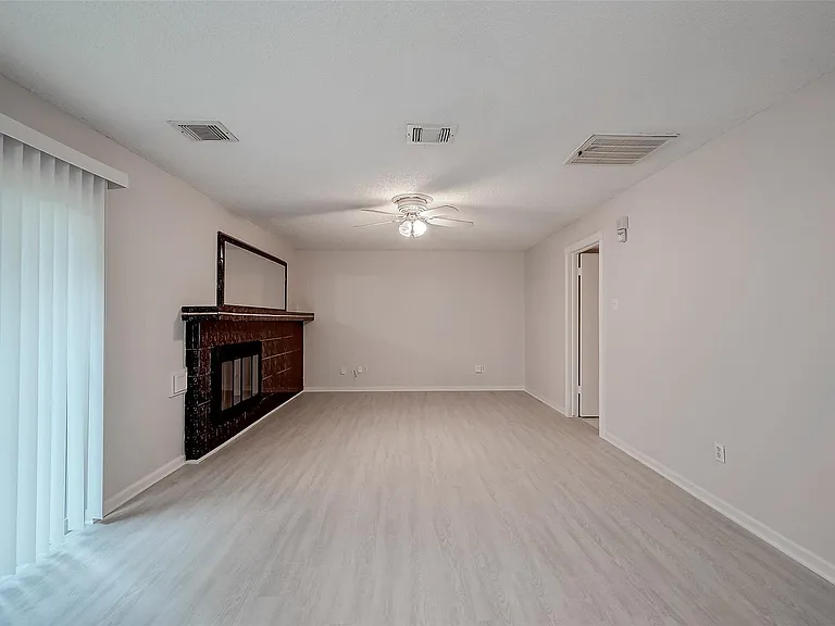 2915 Windchase Blvd — Photo 9