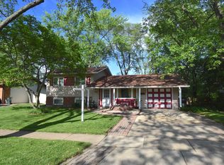 485 Aberdeen St, Hoffman Estates, IL 60169