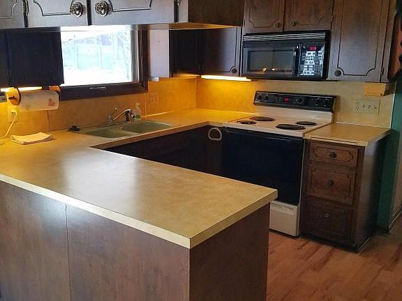 2nd image of 8674 Fairview Ln