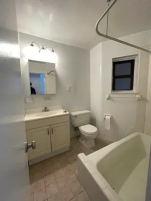 Rented by Bond New York | media 7