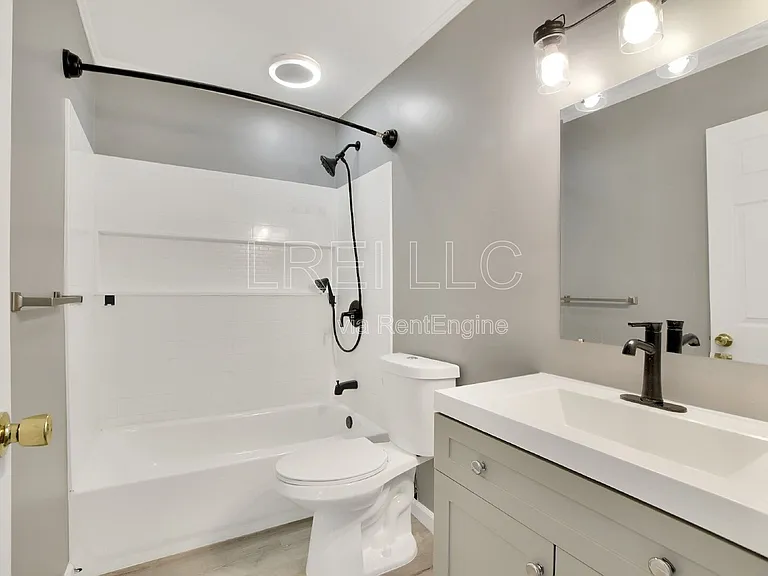 817 Lancelot Ct — Photo 28