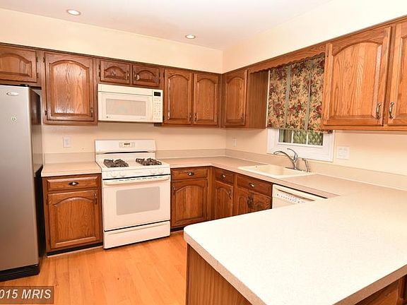 4th image of 5943 Woodfield Estates Dr