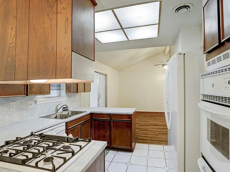 7739 Kensico Rd — Photo 8
