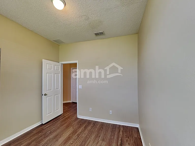 2750 Eagle Glen Cir — Photo 14