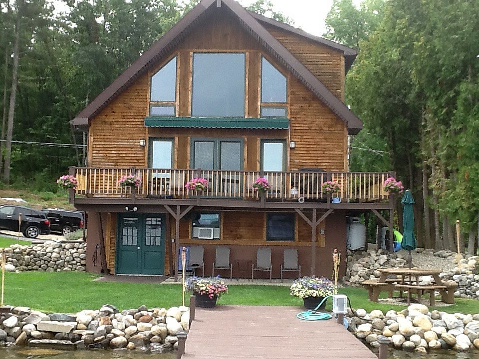Walk out basement to the lake