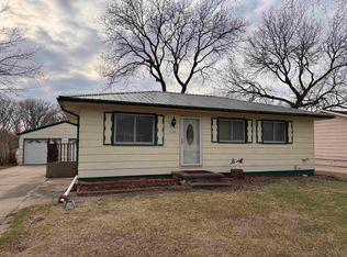 1140 Wren Rd, Waterloo, IA 50701