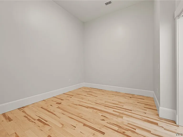 130 Pearl St — Photo 10