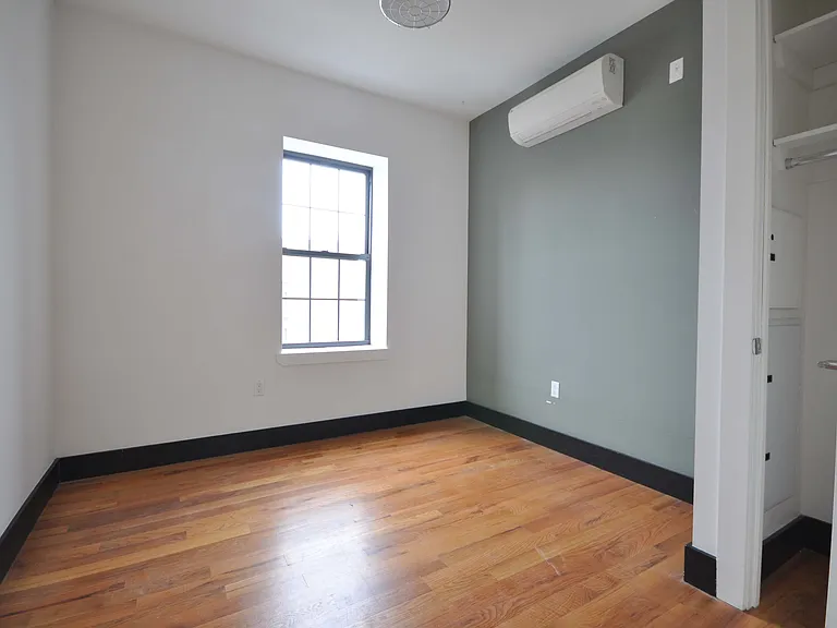 298 Humboldt St #2R — Photo 5
