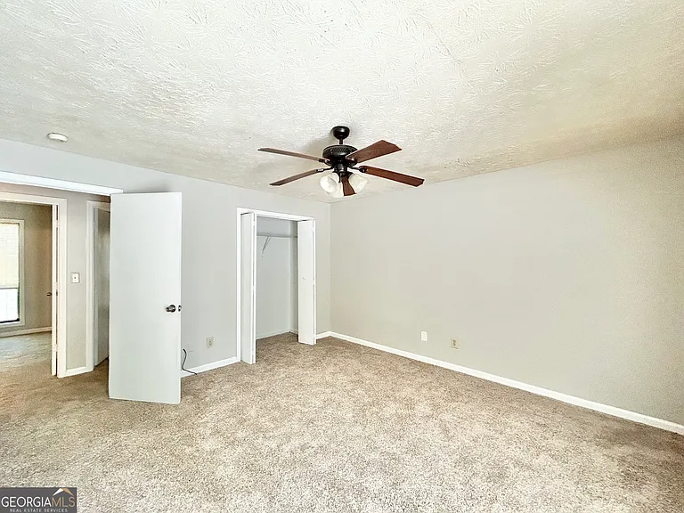 5955 Sutton Pl — Photo 10