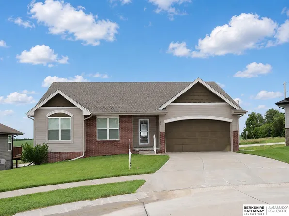 130 Broken Arrow Cir, Yutan, NE 68073