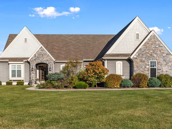 1338 West Hidden River CIRCLE, Mequon, WI 53092