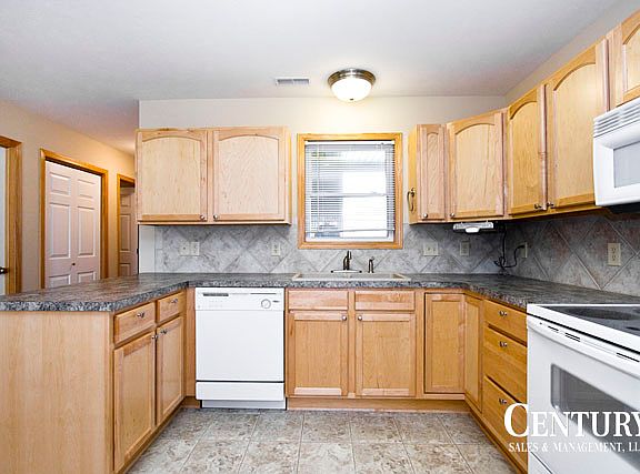 3rd image of 3625 McLaughlin Dr