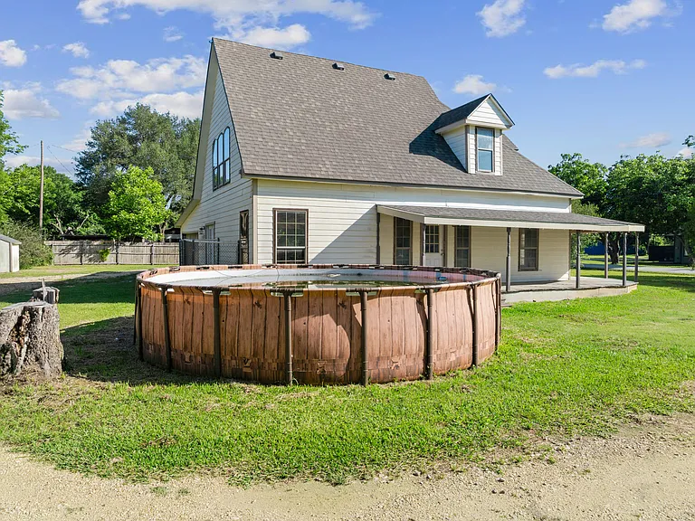 700 Harrel Ave — Photo 33