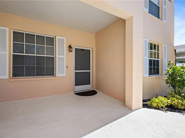 757 Wiggins Lake Dr #106 — Photo 3