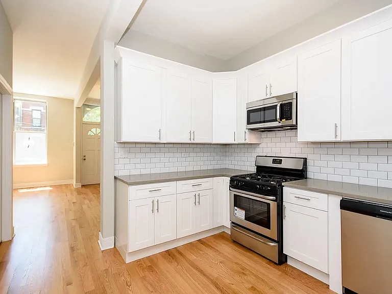 1812 W Cortland St #1F — Photo 4