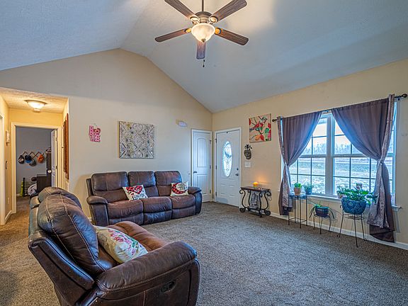 3rd image of 156 Davis Ln