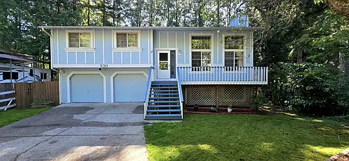 530 NW Carolyn Ln Photo 1