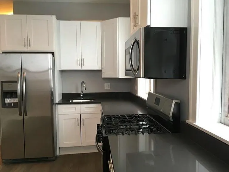 1503 W George St — Photo 2