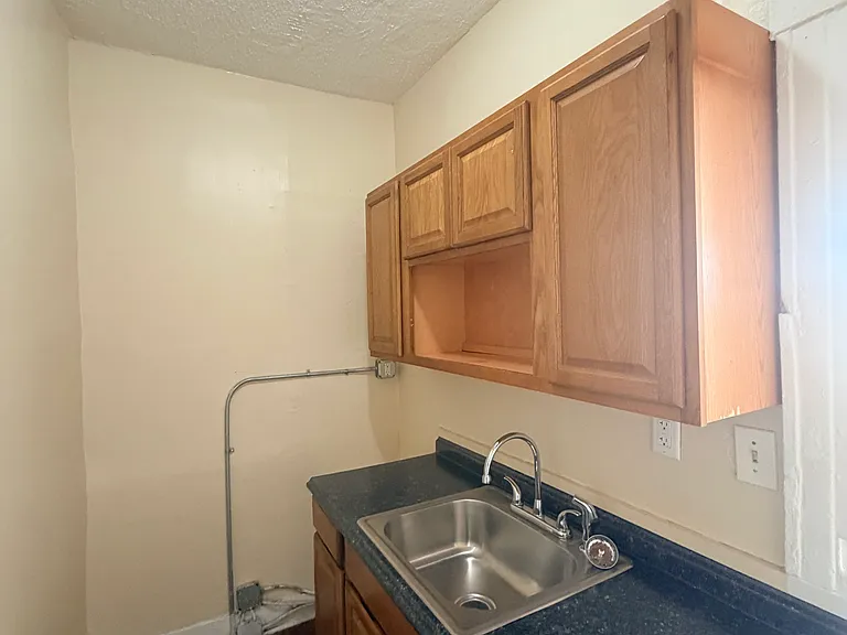 52 Dickerman St #3B — Photo 3