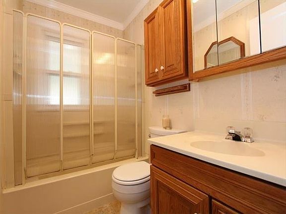 5th image of 2806 Kenview Ave