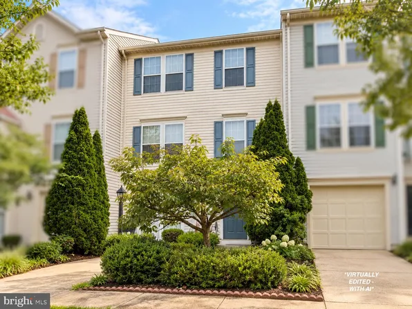 2527 Banshire Dr, Herndon, VA 20171