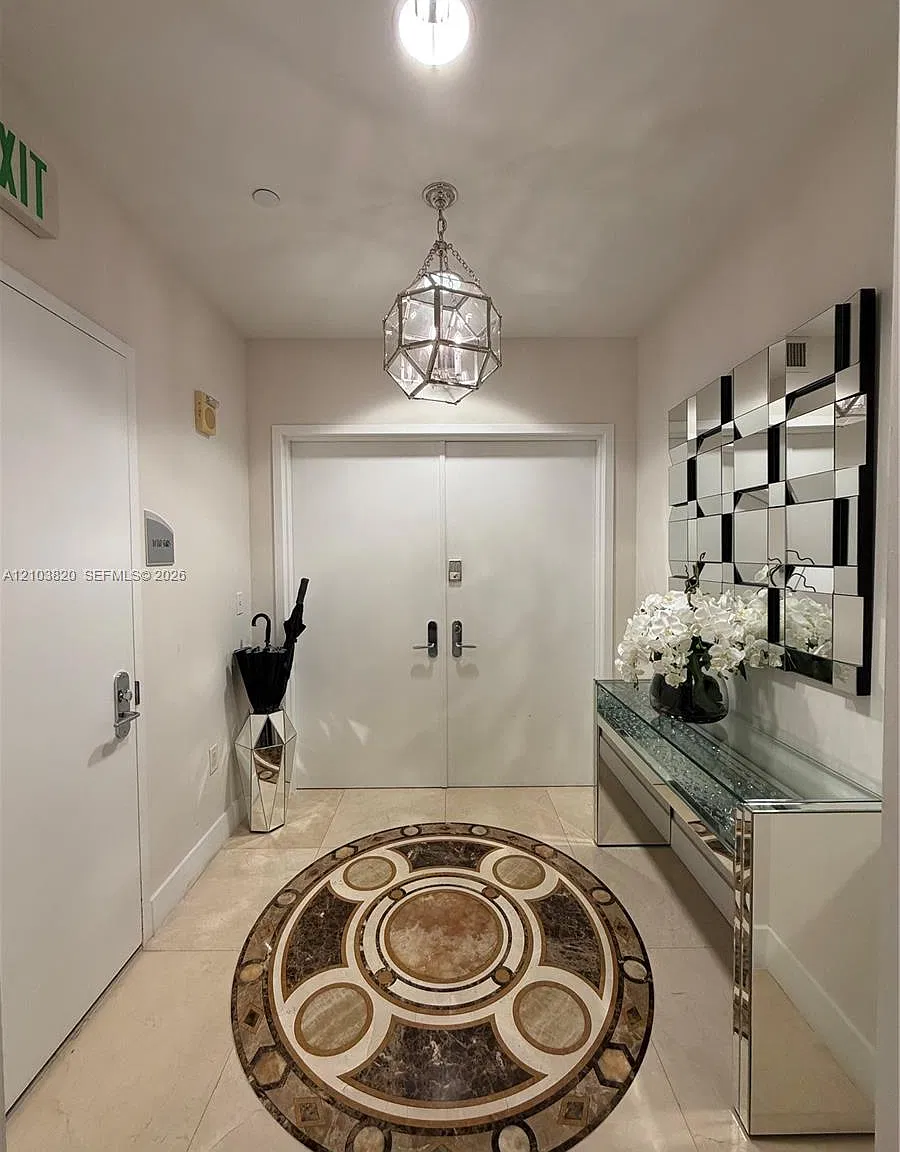 Jade Ocean Condo — Photo 4