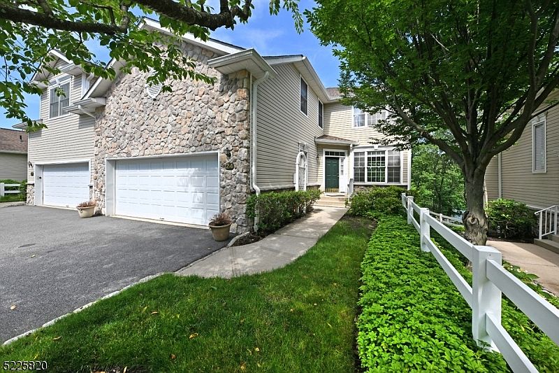 1st image of 24 Oconnor Cir