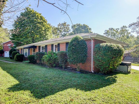 2nd image of 121 Maxwell Dr