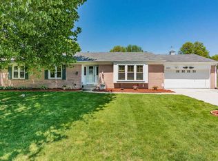 19405 Sundale Dr, South Bend, IN