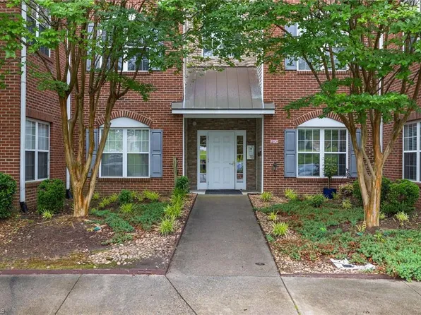 6941 Hanesbrook Cir APT 202, Clemmons, NC 27012