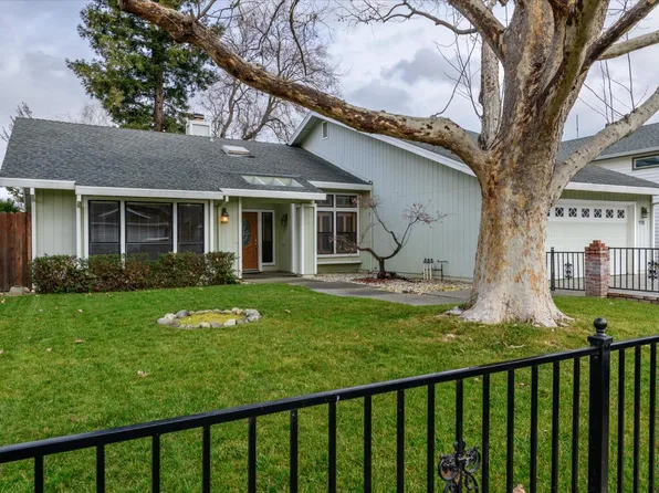 115 Almond Dr, Winters, CA 95694