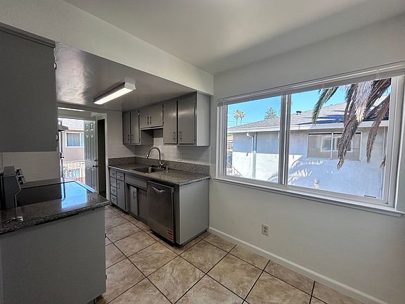 3rd image of 790 Carro Dr APT 4