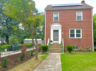 1323 44th St NE, Washington, DC 20019