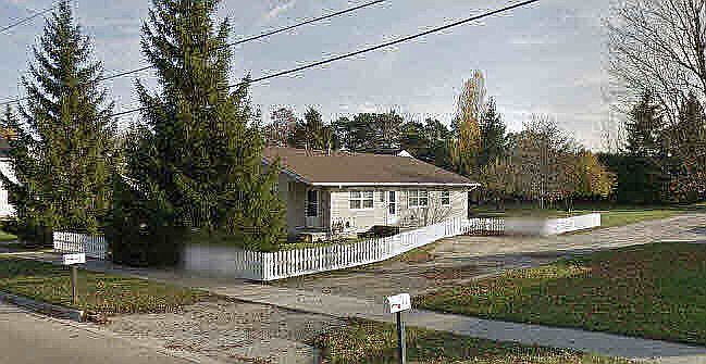 2nd image of 210 W Carpenter St