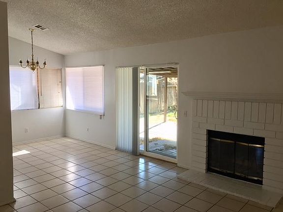 2nd image of 636 E Ivyton St