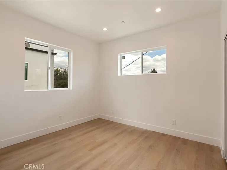 2843 Folsom — Photo 30