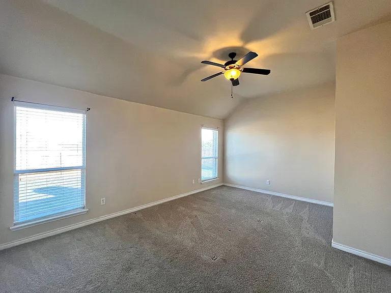 15004 Waters Dr — Photo 20