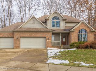2610 Little Hickory Dr, Lansing, MI 48911
