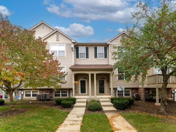 1064 Chadwick Dr, Grayslake, IL 60030