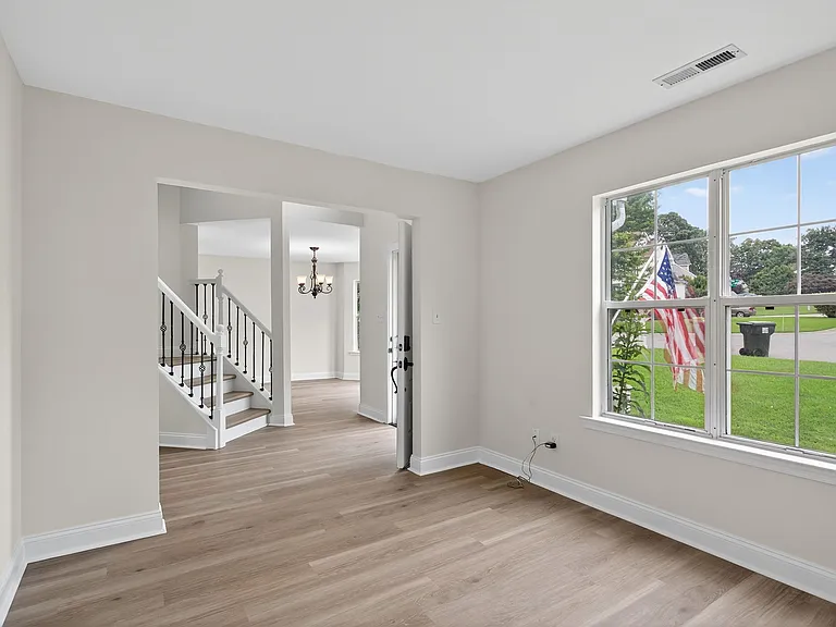 3881 Shenandoah Dr — Photo 5