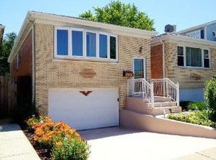 7111 W Devon Ave, Chicago, IL 60631