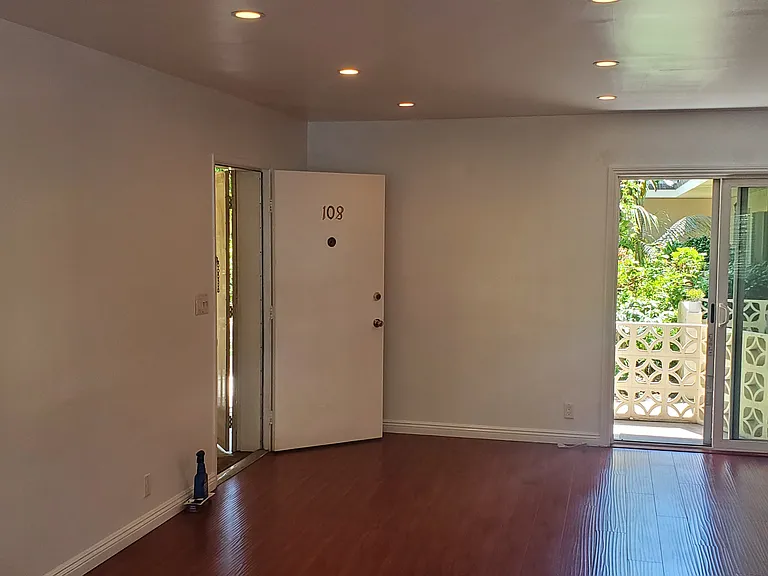 312 N Louise St #108 — Photo 44