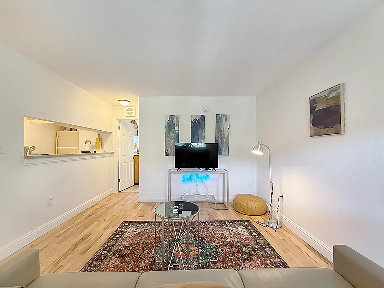 1301 S Howard Ave #B8 — Photo 4