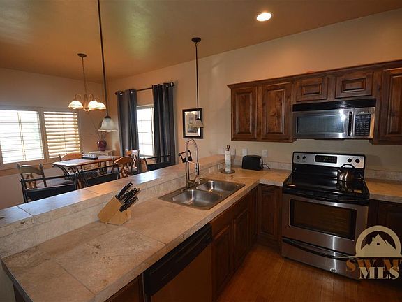 4th image of 913 Forestglen Dr #913A